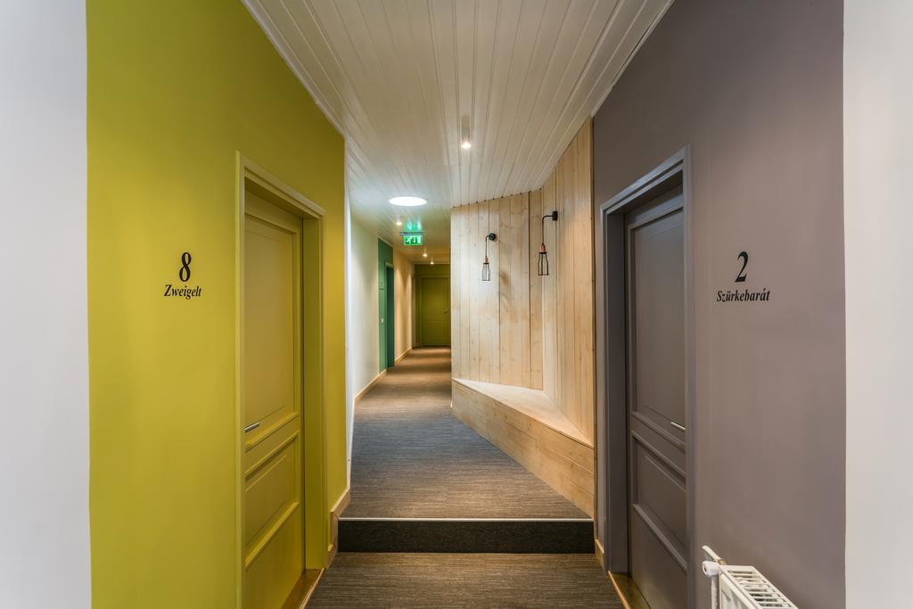 Borbaratok Panzio Hotel Badacsonytomaj Eksteriør billede